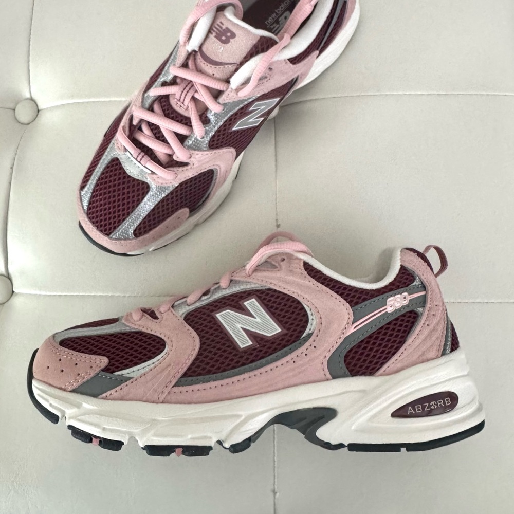 New Balance 530 Women's Burgundy and Pink Sneakers - Picture 2 of 8